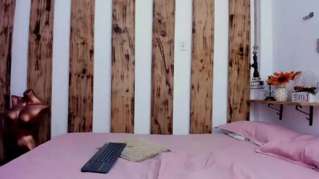 Image 3 of barby_jonness Stream on Chaturbate on 16 months ago