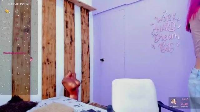 Image 8 of barby_jonness Stream on Chaturbate on 15 months ago