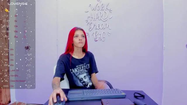 Image 3 of barby_jonness Stream on Chaturbate on 15 months ago