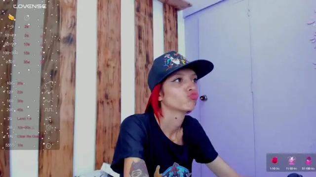 Image 8 of barby_jonness Stream on Chaturbate on 15 months ago