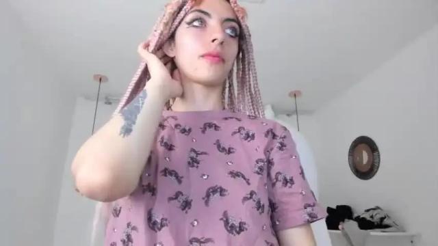 Image 3 of barby_queen777 Stream on Chaturbate on 19 months ago