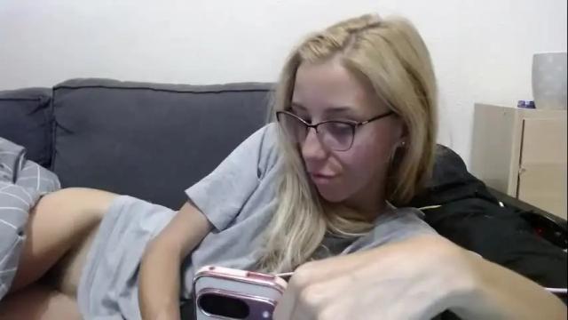Thumbnail 1, barelylegalblondy's Stream at Chaturbate, 2 months ago