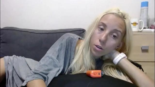Thumbnail 1, barelylegalblondy's Stream at Chaturbate, 16 days ago