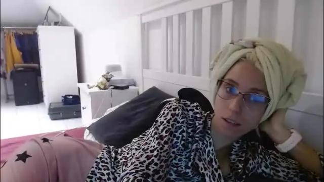 Thumbnail 1, barelylegalblondy's Stream at Chaturbate, 1 month ago