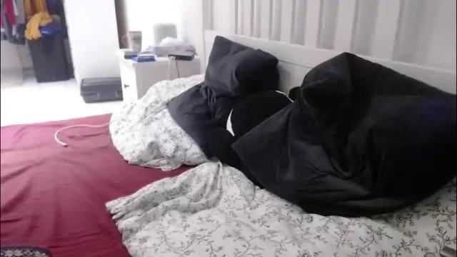 Image 4 of barelylegalblondy Stream on Chaturbate on 1 month ago