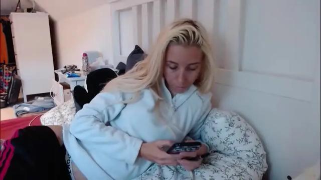 Thumbnail 2, barelylegalblondy's Stream at Chaturbate, 1 month ago