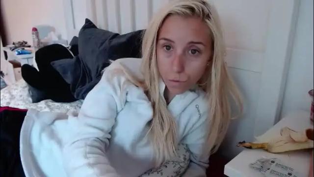 Thumbnail 3, barelylegalblondy's Stream at Chaturbate, 1 month ago