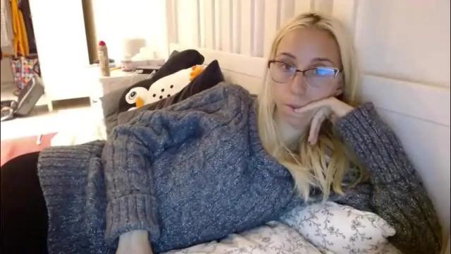 Thumbnail 1, barelylegalblondy's Stream at Chaturbate, 1 month ago