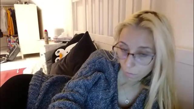 Thumbnail 2, barelylegalblondy's Stream at Chaturbate, 1 month ago