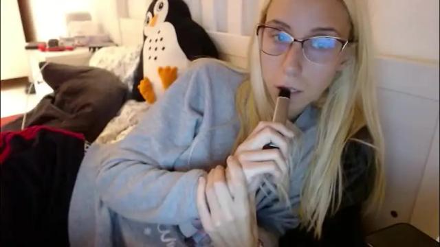 Thumbnail 1, barelylegalblondy's Stream at Chaturbate, 1 month ago