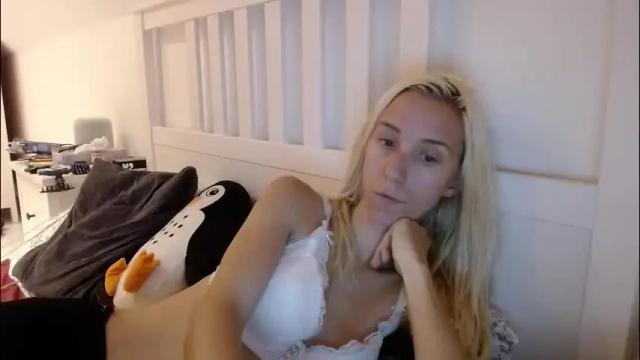 Thumbnail 1, barelylegalblondy's Stream at Chaturbate, 27 days ago