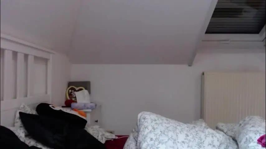 barelylegalblondy Chaturbate