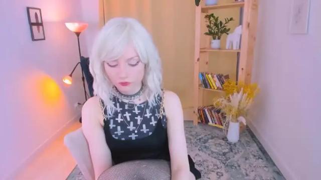 Image 2 of bat_laughing_bat Stream on Chaturbate on 15 months ago
