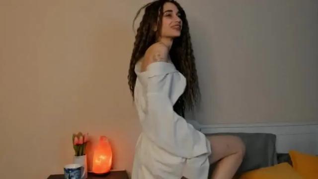 Image 7 of batty_curls Stream on Chaturbate on 20 months ago