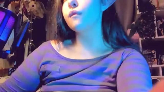 Image 3 of bbbeth_ Stream on Chaturbate on 19 months ago