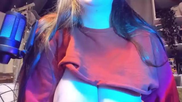 Image 7 of bbbeth_ Stream on Chaturbate on 19 months ago