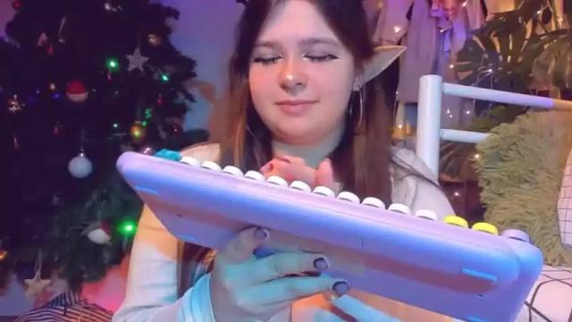Image 3 of bbbeth_ Stream on Chaturbate on 18 months ago