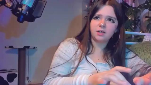 Image 11 of bbbeth_ Stream on Chaturbate on 17 months ago