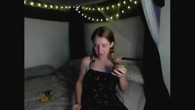 Image 6 of bbyalice18 Stream on Chaturbate on 25 months ago