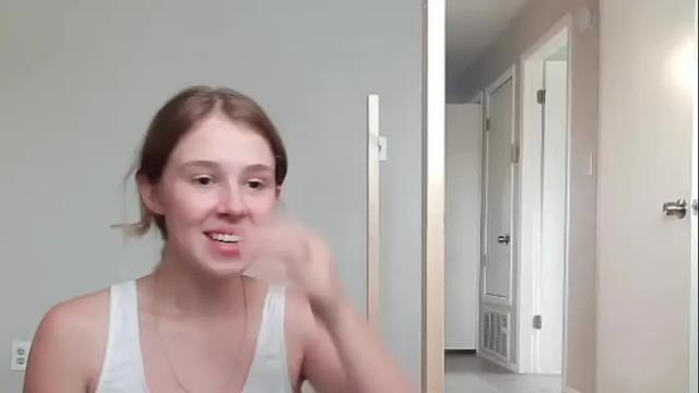 Image 12 of bbyalice18 Stream on Chaturbate on 24 months ago