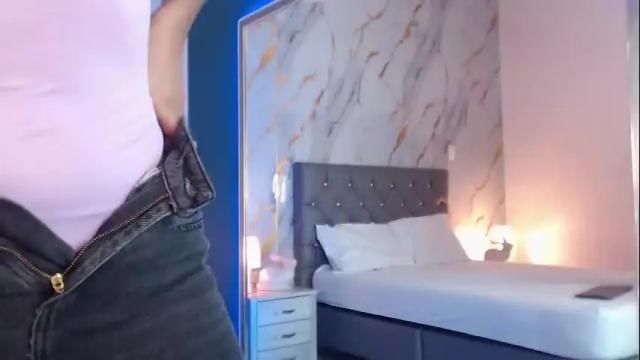 Image 12 of bea_light Stream on Chaturbate on 8 months ago