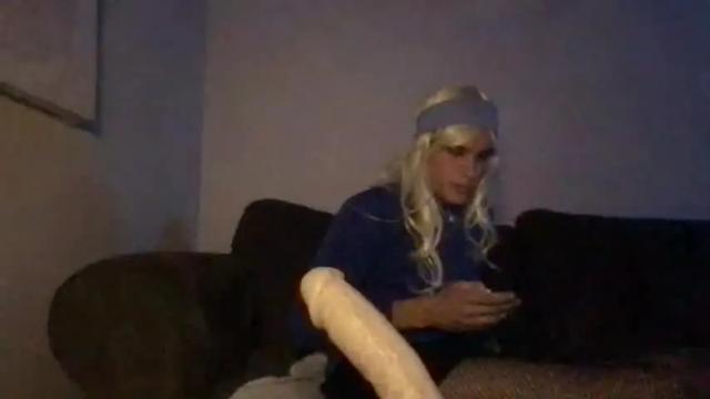 Image 10 of beach_blondie Stream on Chaturbate on 21 months ago