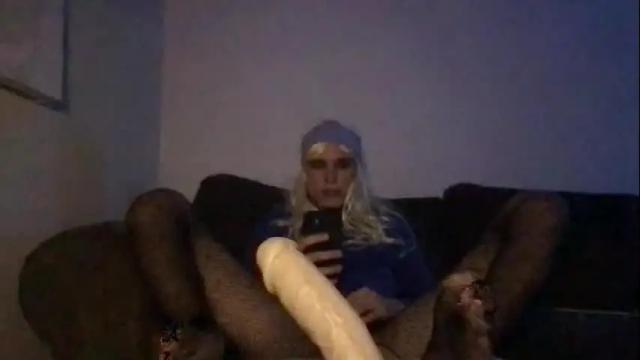 Image 3 of beach_blondie Stream on Chaturbate on 21 months ago