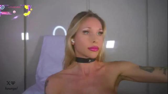 Image 2 of beatrix_rich Stream on Chaturbate on 1 month ago