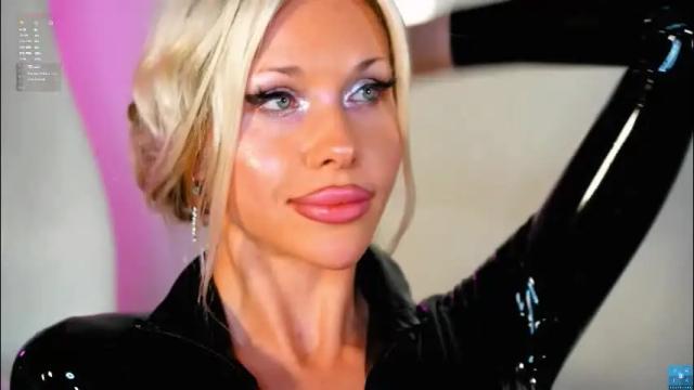 Image 4 of beatrix_rich Stream on Chaturbate on 13 days ago