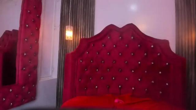 Image 3 of beautiful_mia21 Stream on Chaturbate on 18 days ago