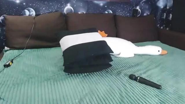 Image 11 of beautifulgina Stream on Chaturbate on 13 months ago
