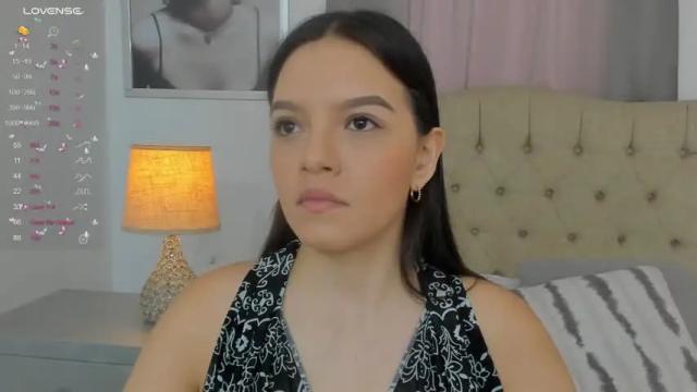 Image 3 of beautyari Stream on Chaturbate on 12 months ago