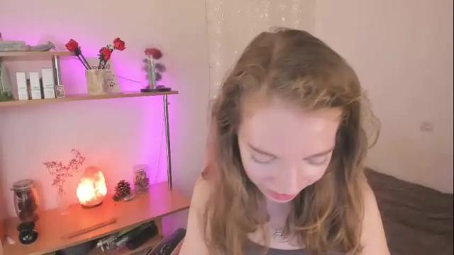 Image 3 of beautyeliise Stream on Chaturbate on 3 months ago
