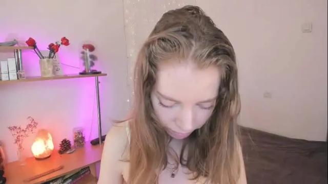 Image 3 of beautyeliise Stream on Chaturbate on 3 months ago