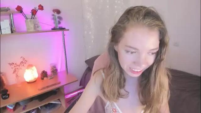 Image 4 of beautyeliise Stream on Chaturbate on 2 months ago