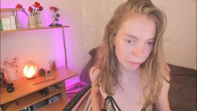 Image 7 of beautyeliise Stream on Chaturbate on 2 months ago
