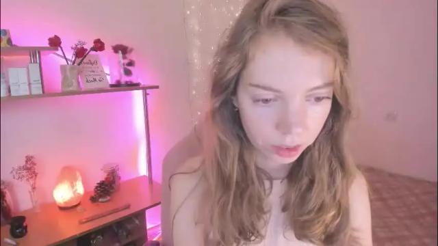 Image 2 of beautyeliise Stream on Chaturbate on 1 month ago