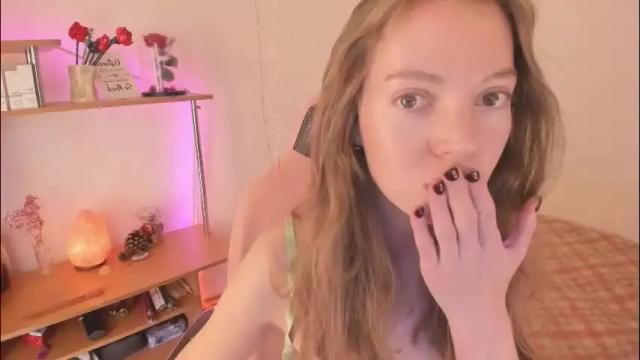 Image 3 of beautyeliise Stream on Chaturbate on 29 days ago