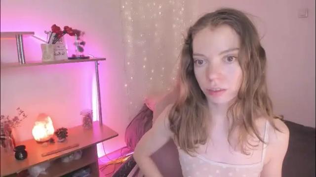 Image 4 of beautyeliise Stream on Chaturbate on 1 month ago