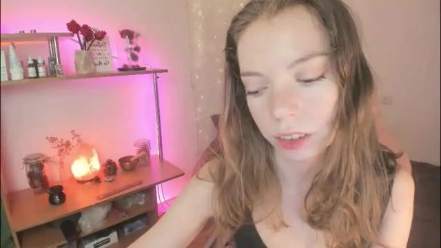 Image 3 of beautyeliise Stream on Chaturbate on 15 days ago