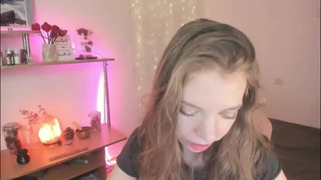 Image 10 of beautyeliise Stream on Chaturbate on 27 days ago