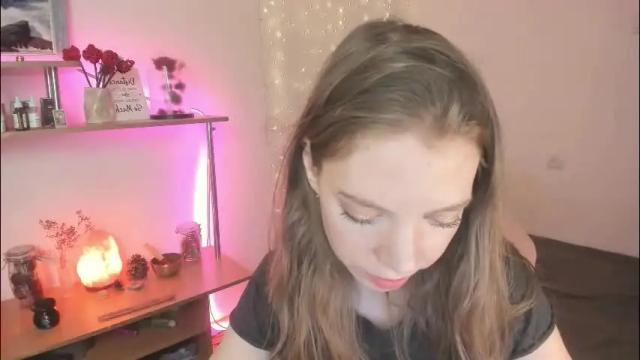 Image 11 of beautyeliise Stream on Chaturbate on 27 days ago