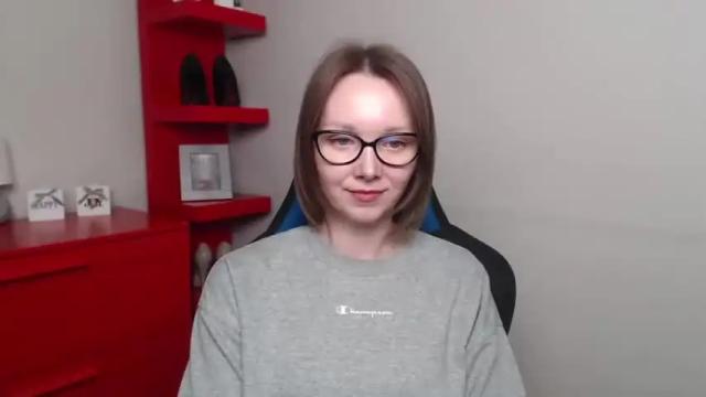 Image 2 of beautyzoexx Stream on Chaturbate on 13 months ago