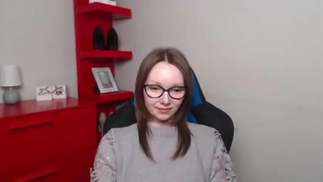 Image 2 of beautyzoexx Stream on Chaturbate on 13 months ago