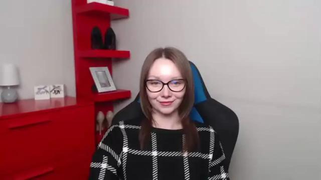 Image 3 of beautyzoexx Stream on Chaturbate on 13 months ago