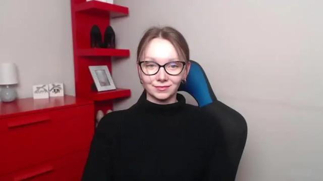 Image 12 of beautyzoexx Stream on Chaturbate on 13 months ago
