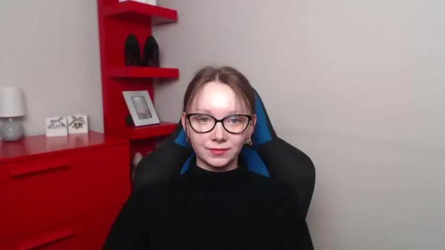 Image 2 of beautyzoexx Stream on Chaturbate on 13 months ago