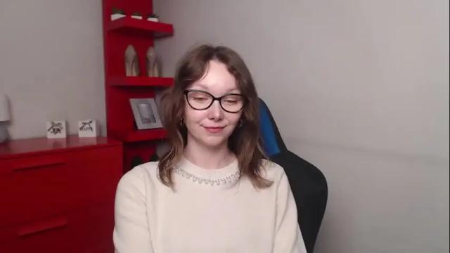 Image 2 of beautyzoexx Stream on Chaturbate on 15 days ago