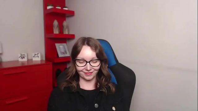 Image 4 of beautyzoexx Stream on Chaturbate on 14 days ago