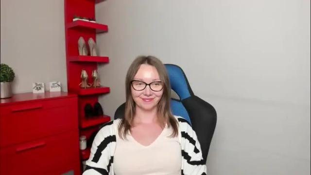 Image 4 of beautyzoexx Stream on Chaturbate on 1 month ago